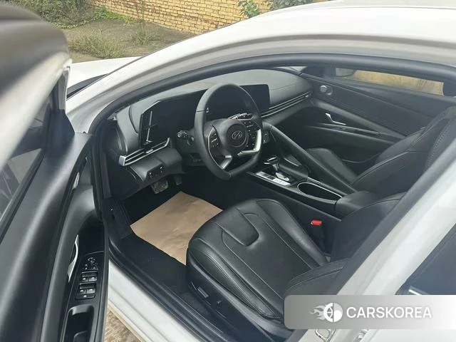 Hyundai Elantra 2022 Белый из Китая