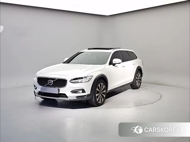 Volvo V90 Cross-Country 2021 Белый из Кореи