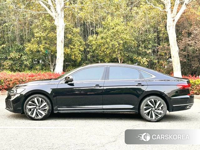 Volkswagen Passat 2022 Черный из Китая