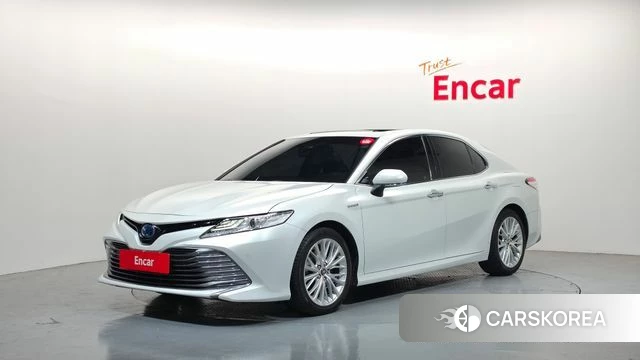 Toyota Camry (XV70) 2018 Белый из Кореи
