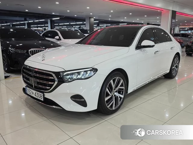 Mercedes-Benz E-Class W214 2025 Белый из Кореи
