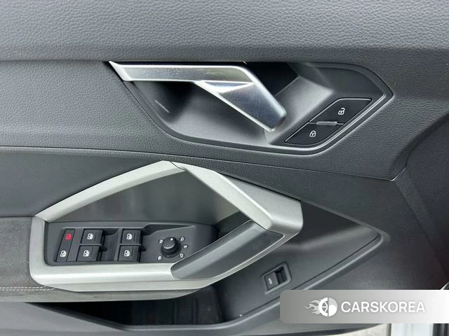 Audi Q3 2022 Белый из Китая