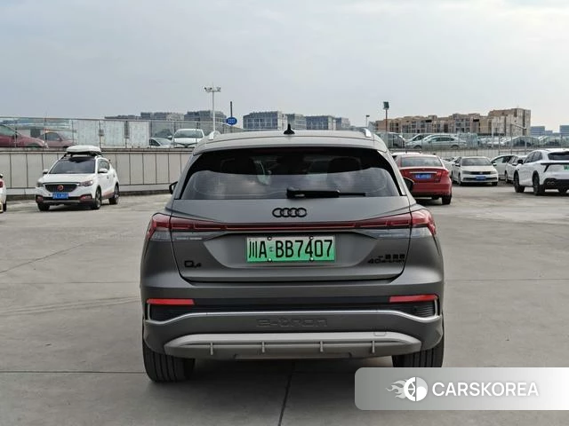 Audi Q4 e-tron 2024 Черный из Китая