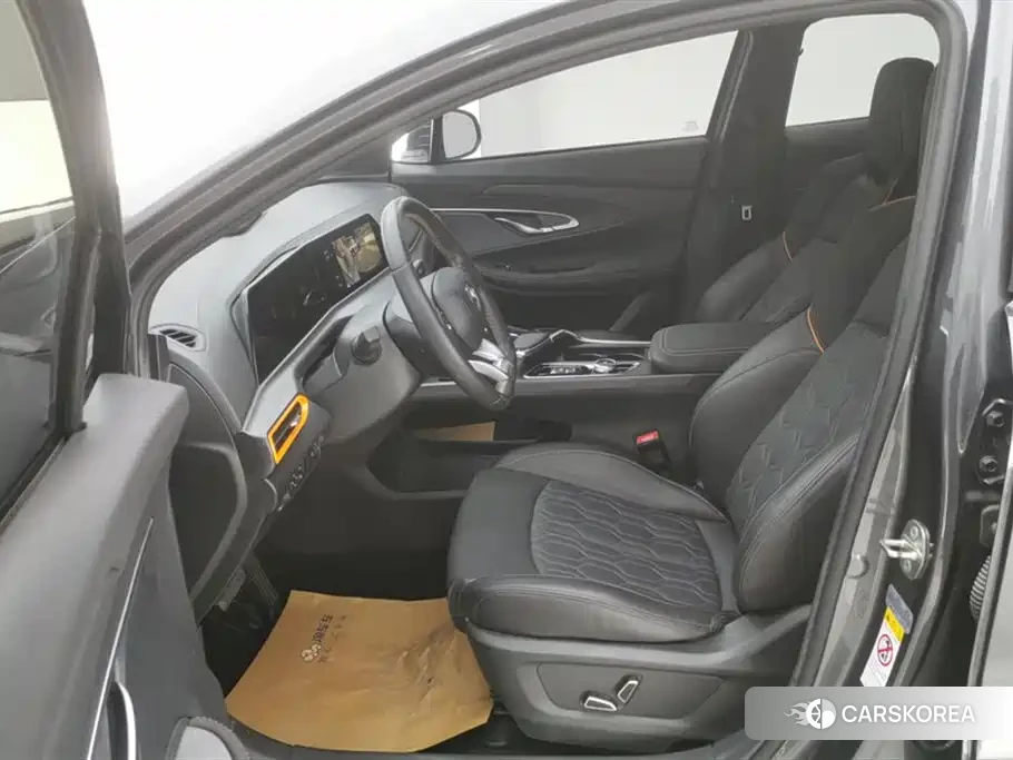 Chang'an Changan UNI-T 2022 Silver/gray из Китая