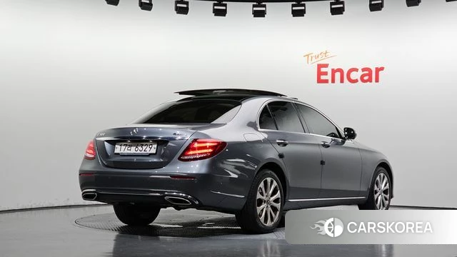 Mercedes-Benz E-Class W213 2019 Серый из Кореи