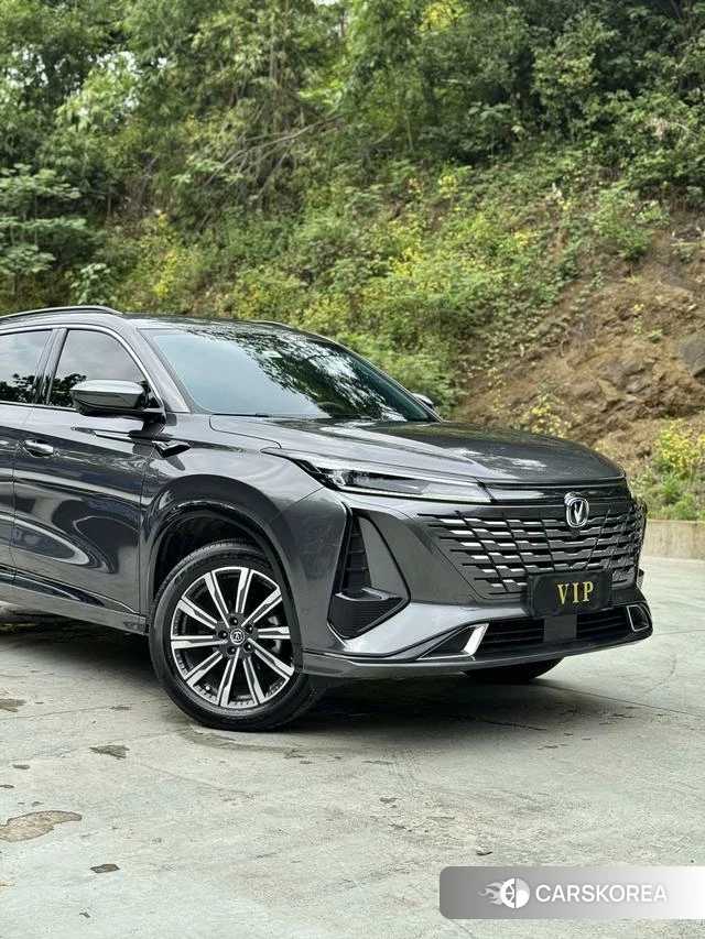 Chang'an CS75 PLUS 2023 Темно-серый из Китая