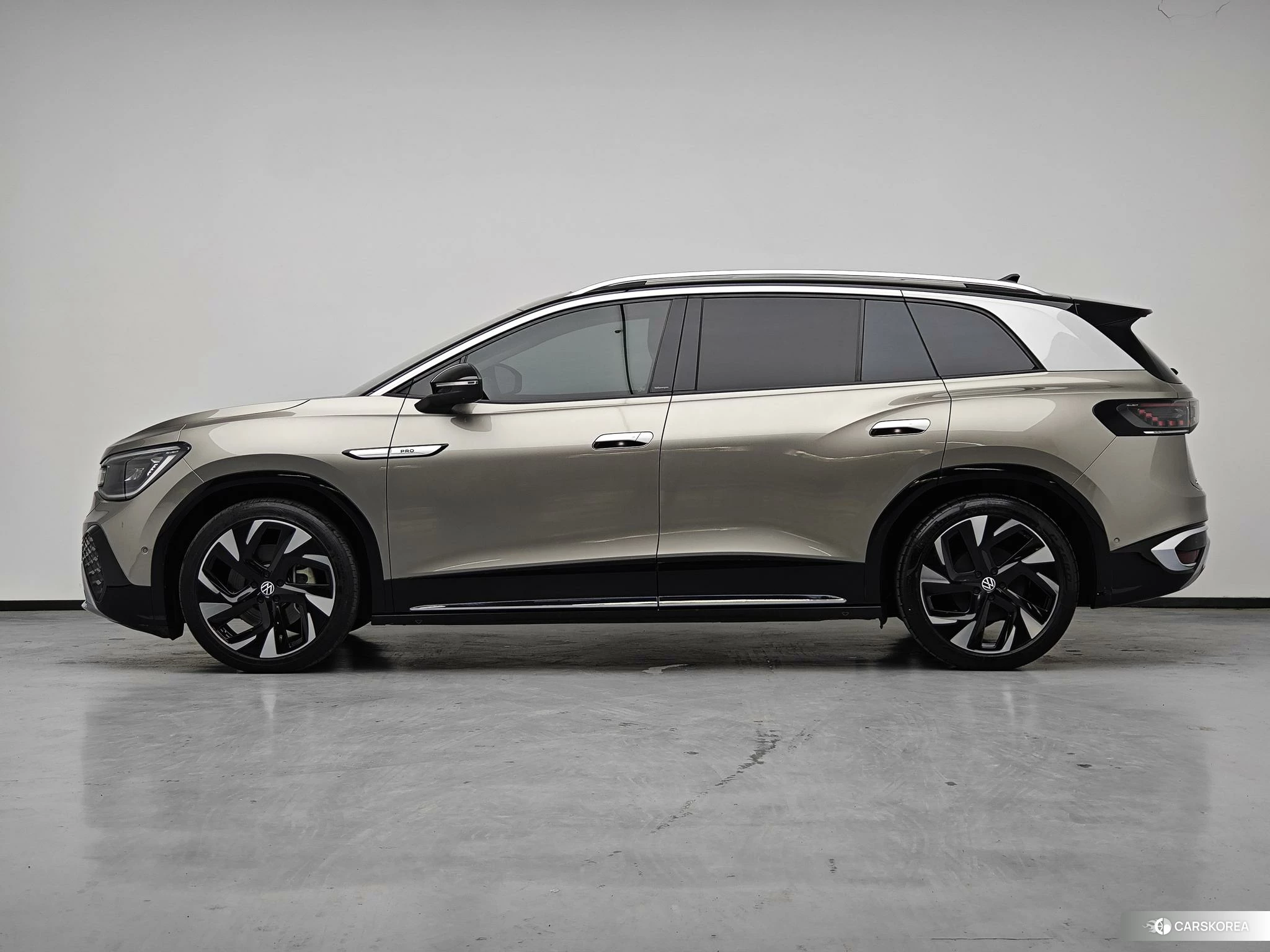 Volkswagen ID.6 CROZZ 2022 Серебристо-серый из Китая