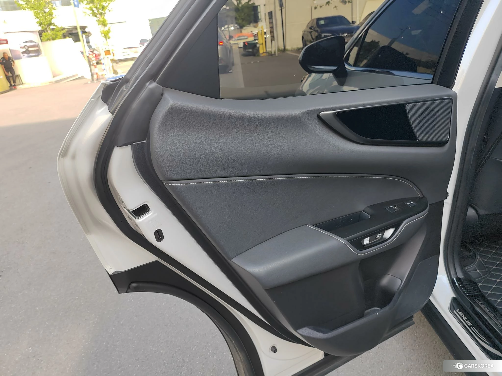 Lexus NX PHEV 2023 Белый из Китая