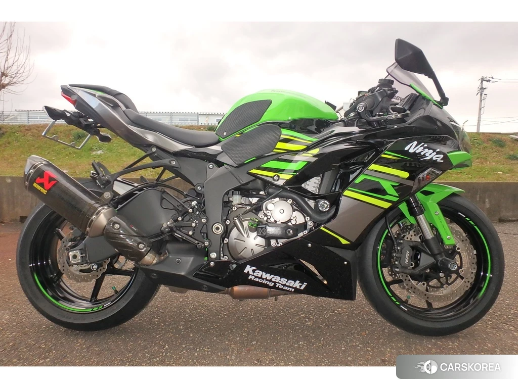 Проданный Kawasaki NINJA ZX-6R 2019 из Японии, фото 2