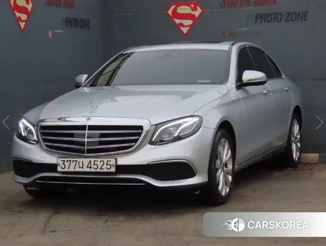 Mercedes-Benz E-Class W213 2020 Серебристо-серый из Кореи