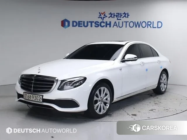 Mercedes-Benz E-Class W213 2018 Белый из Кореи