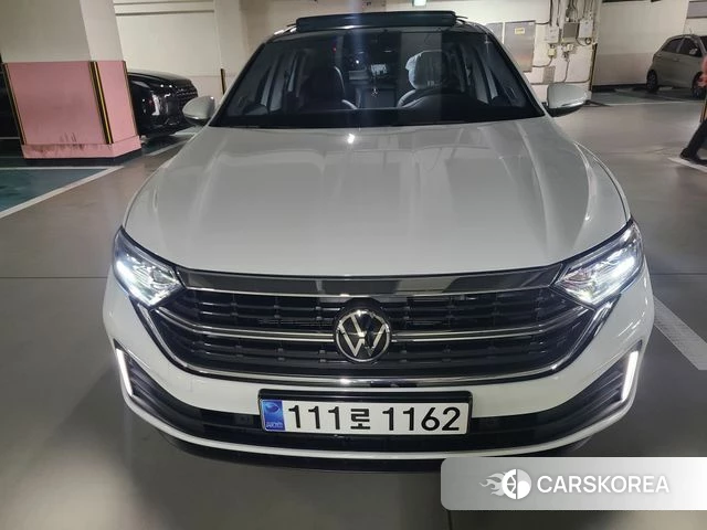 Volkswagen 7th Generation of Jetta 2024 Белый из Кореи