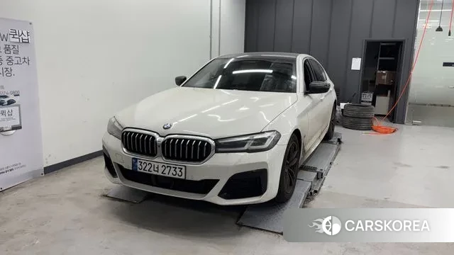BMW 5 Series (G30) 2023 Белый из Кореи