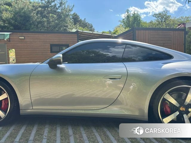 Porsche 911(992) 2020 Серебряный из Кореи