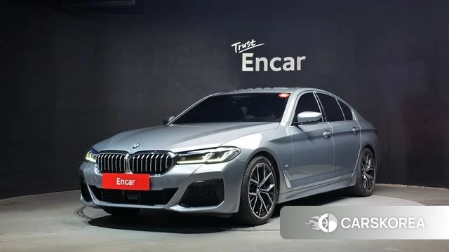 BMW 5 Series (G30) 2023 Серебристо-серый из Кореи