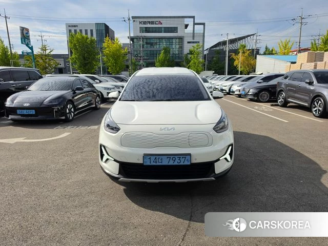 Kia Niro Plus 2022 Белый из Кореи