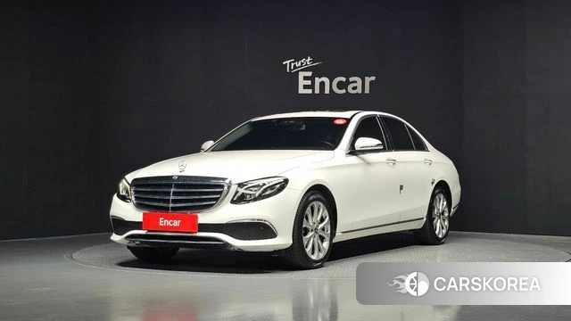 Mercedes-Benz E-Class W213 2019 Белый из Кореи