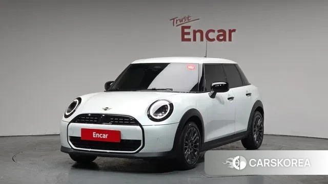 Mini Cooper C 4th generation 2025 Белый из Кореи