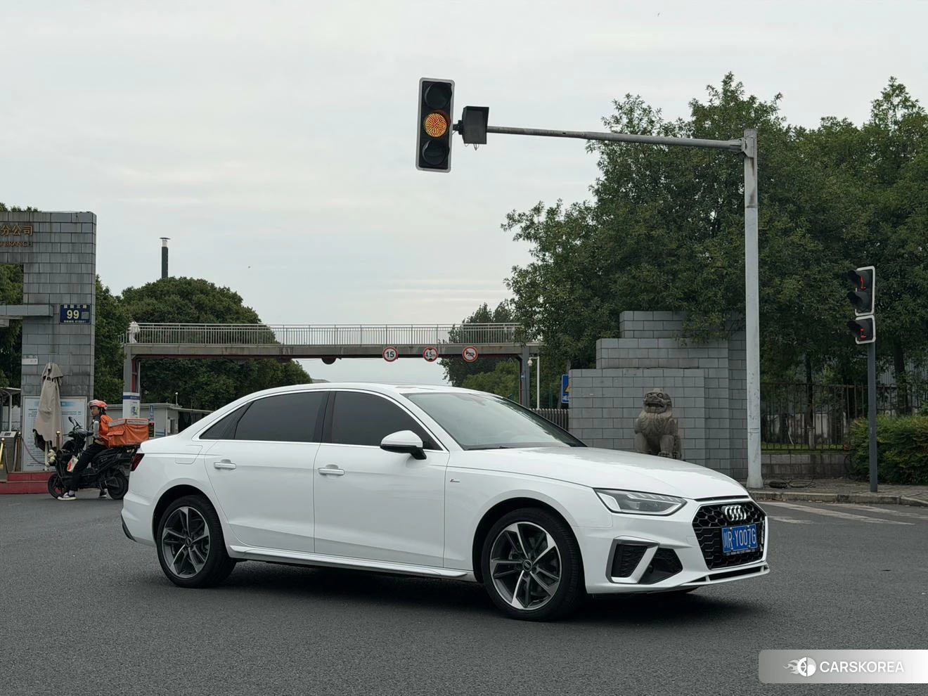 Audi A4L 2021 Белый из Китая
