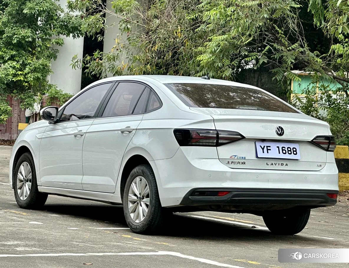 Volkswagen Lavida 2023 Белый из Китая