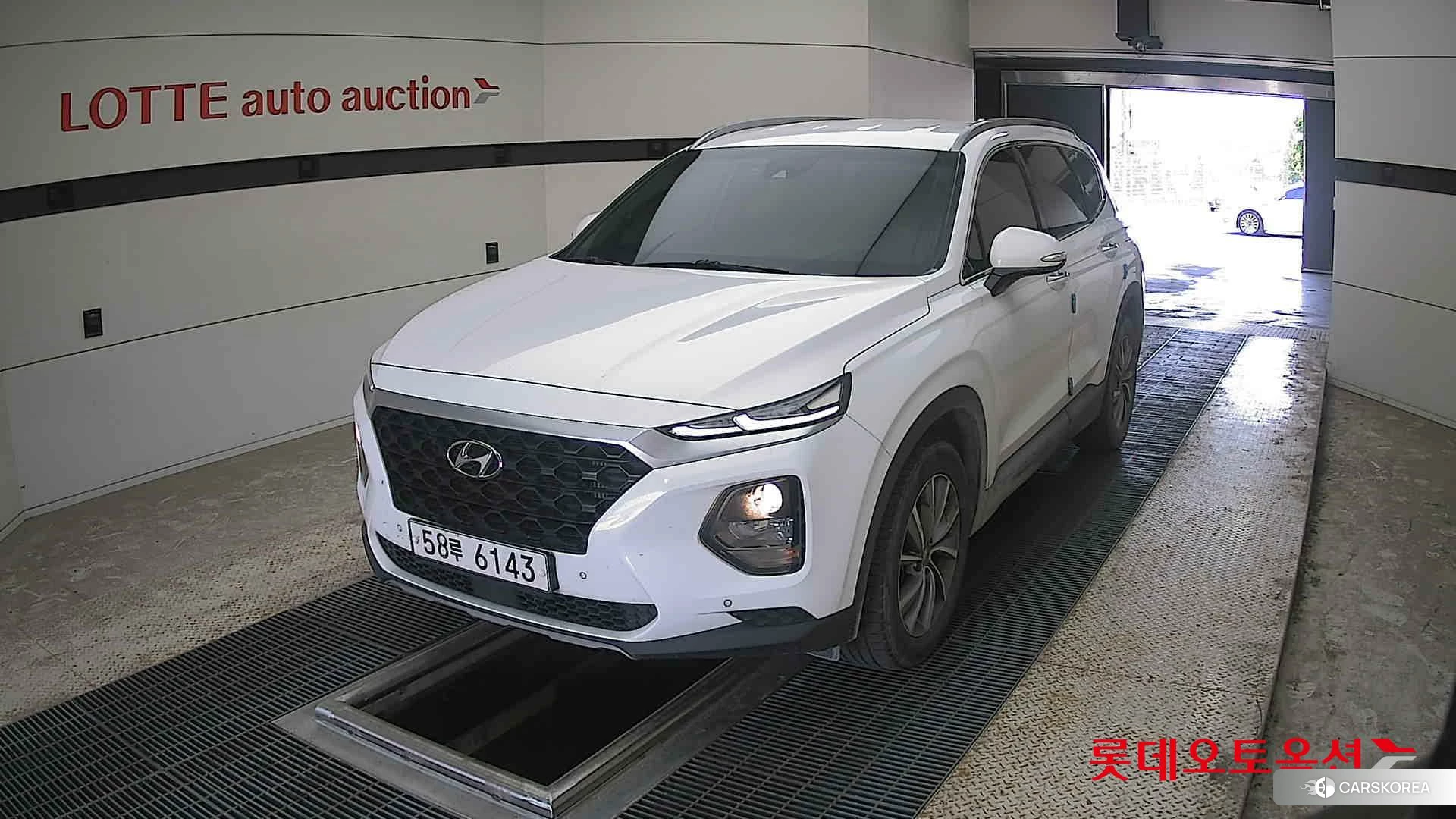 Hyundai Santa Fe 2019 Белый из Кореи
