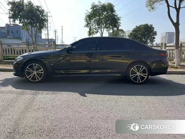 BMW 5 series 2023 Черный из Китая