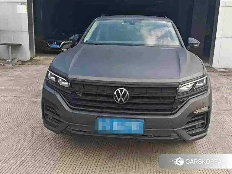 Volkswagen Touareg 2024 Silver/gray из Китая