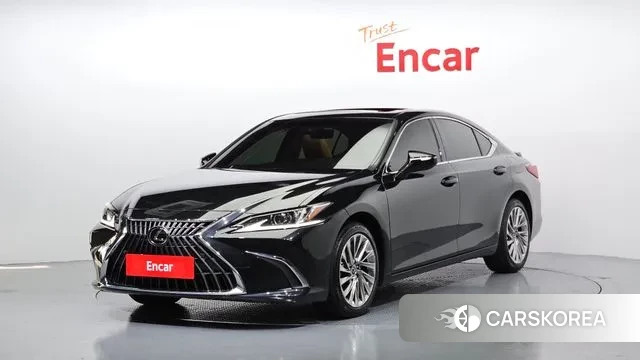 Lexus ES300h 7th generation 2024 Черный из Кореи