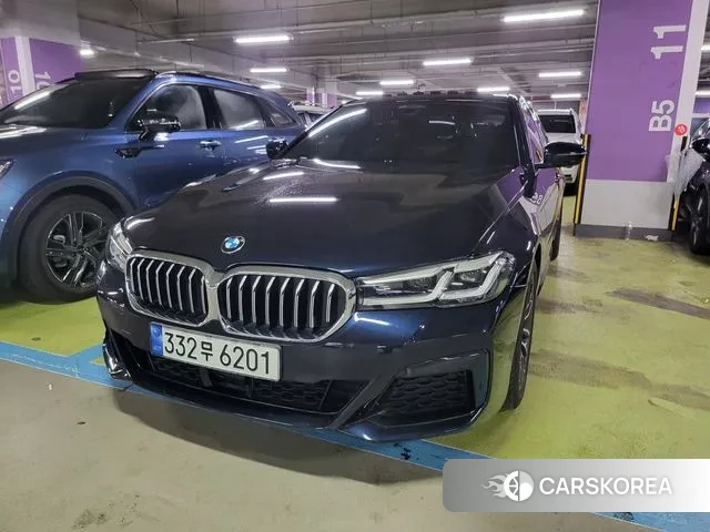 BMW 5 Series (G30) 2022 Черный из Кореи