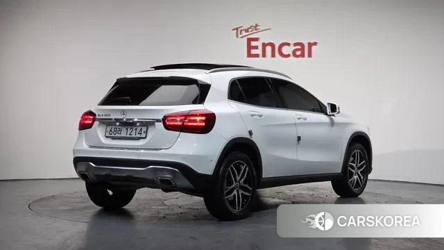Mercedes-Benz GLA-Class X156 2019 Белый из Кореи