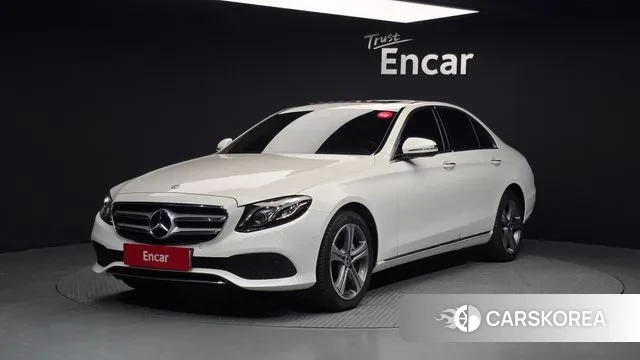 Mercedes-Benz E-Class W213 2019 Белый из Кореи