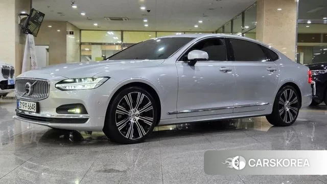 Volvo S90 2022 Серебряный из Кореи