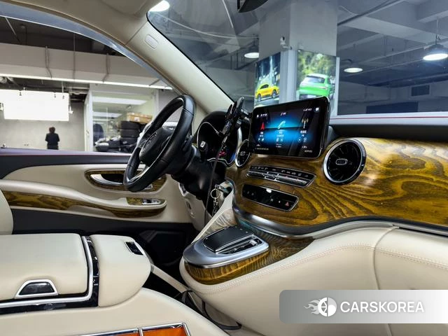 Mercedes-Benz V-class 2023 Черный из Китая