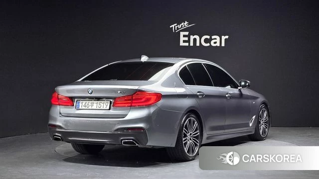 BMW 5 Series (G30) 2019 Серебристо-серый из Кореи
