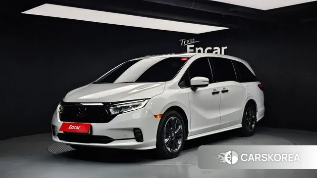 Honda Odyssey 2021 Белый из Кореи