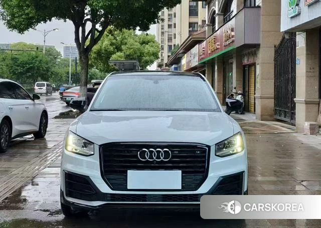 Audi Q2L 2019 Белый из Китая