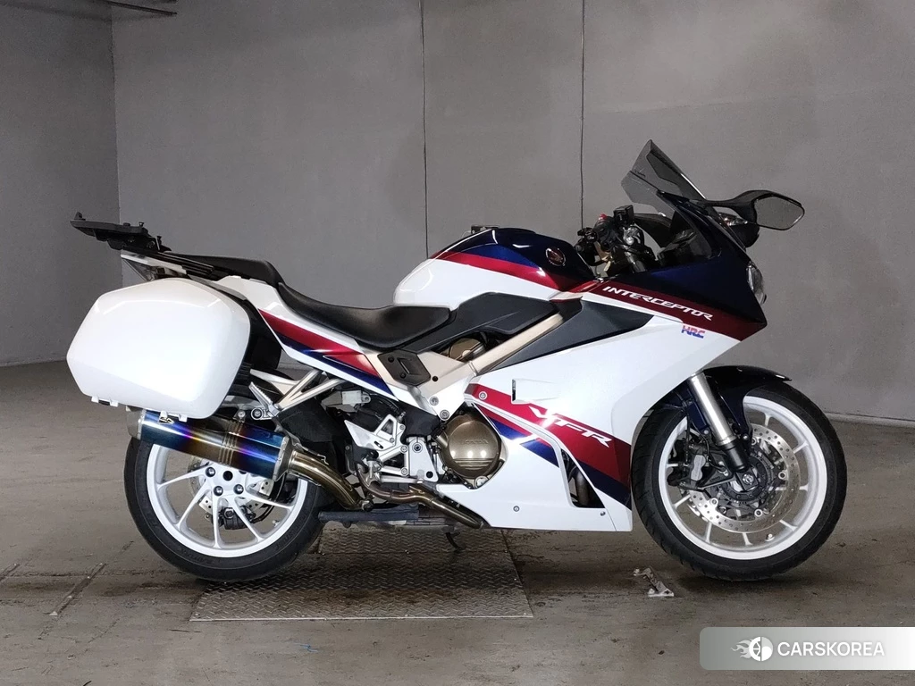 Проданный Honda VFR800F 2019 из Японии, фото 2