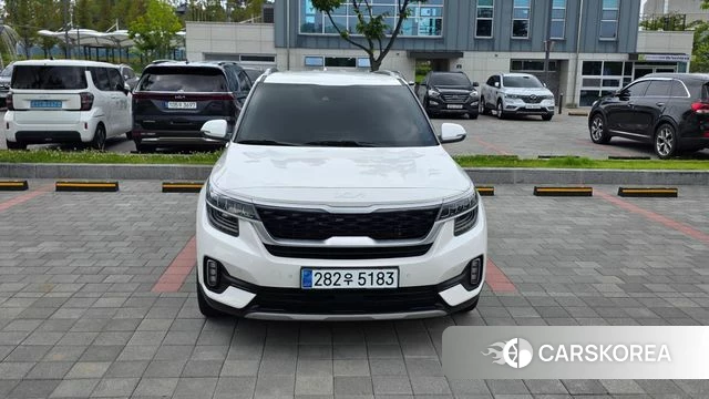 Kia Seltos 2022 Белый из Кореи