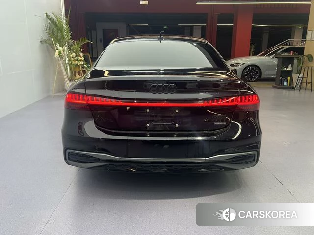 Audi A7L 2024 Черный из Китая