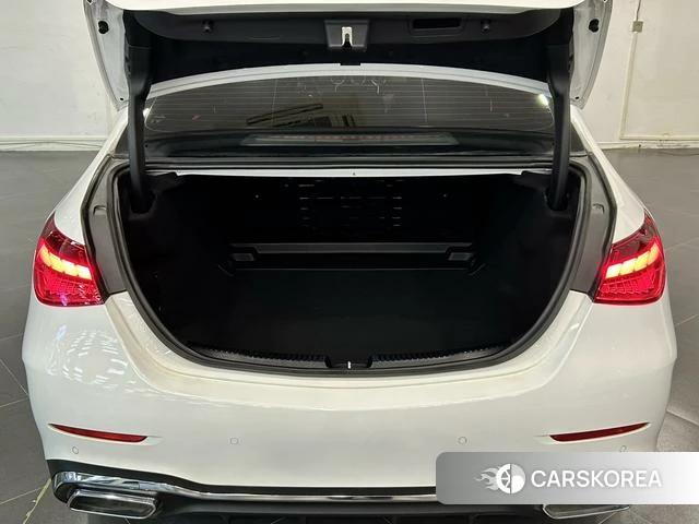 Mercedes-Benz Class C 2023 Белый из Китая