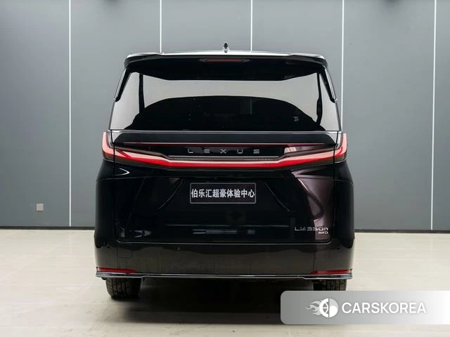 Lexus LM 2023 Черный из Китая