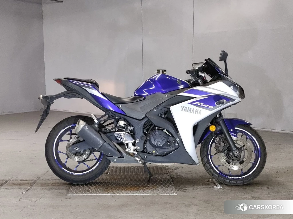 Проданный Yamaha YZF-R25 2015 из Японии