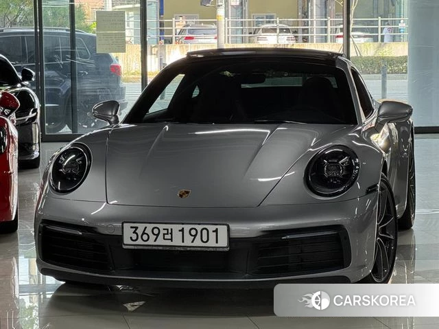 Porsche 911(992) 2020 Серебристо-серый из Кореи