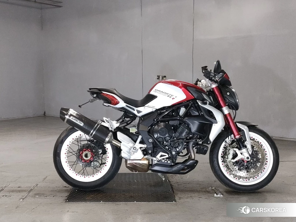 Проданный OTHER MV AGUSTA BRUTALE 800 DRAGSTER RR 2015 из Японии