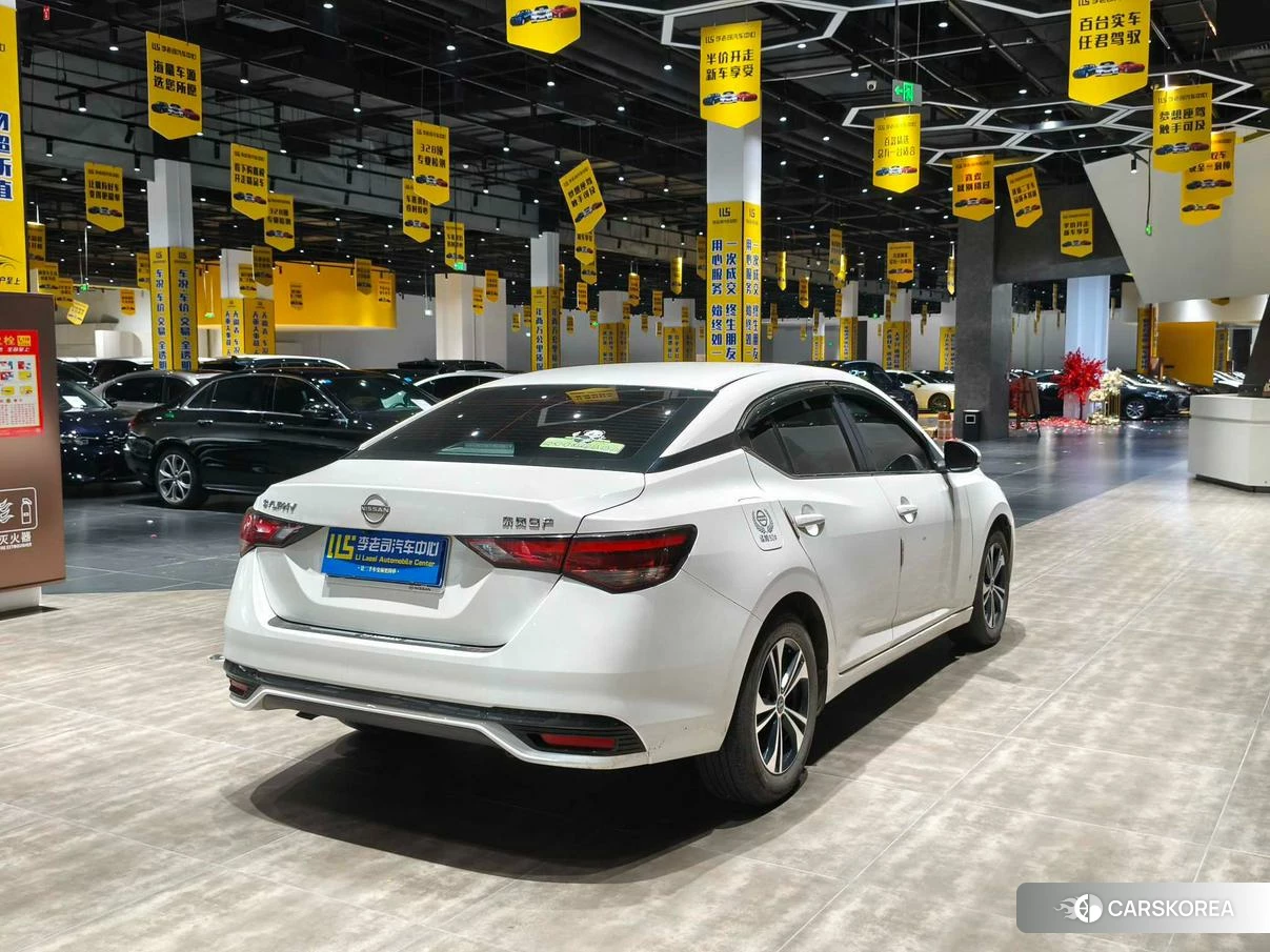 Nissan Xuan Yi 2023 Белый из Китая