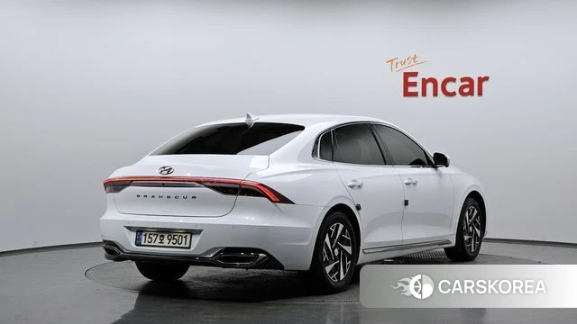 Hyundai The New Grandeur IG Hybrid 2022 Белый из Кореи