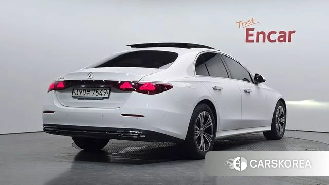 Mercedes-Benz E-Class W214 2024 Белый из Кореи