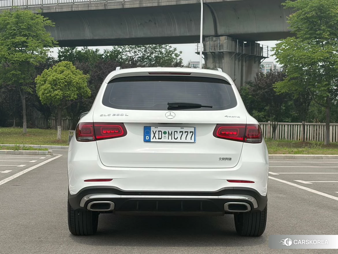 Mercedes-Benz GLC 2022 Белый из Китая