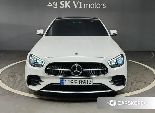 Mercedes-Benz E-Class W213 2023 Белый из Кореи