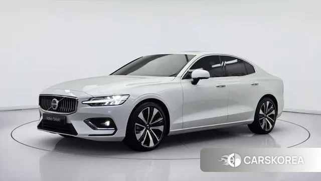 Volvo S60 3rd generation 2023 Белый из Кореи